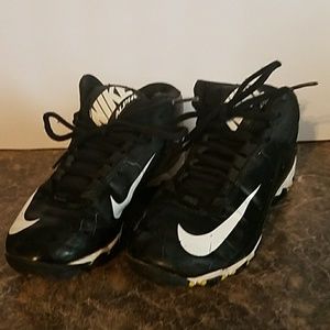 Size 1.5 boys Nike football cleats